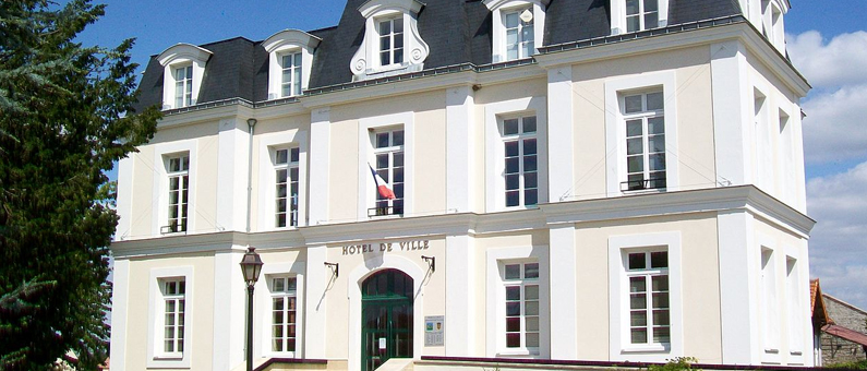 L&rsquo;Hôtel de Ville ou l’ancien hôpital hospice
