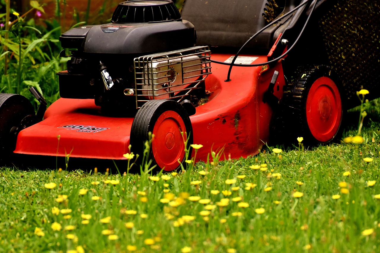 lawn-mower-2430719_1280